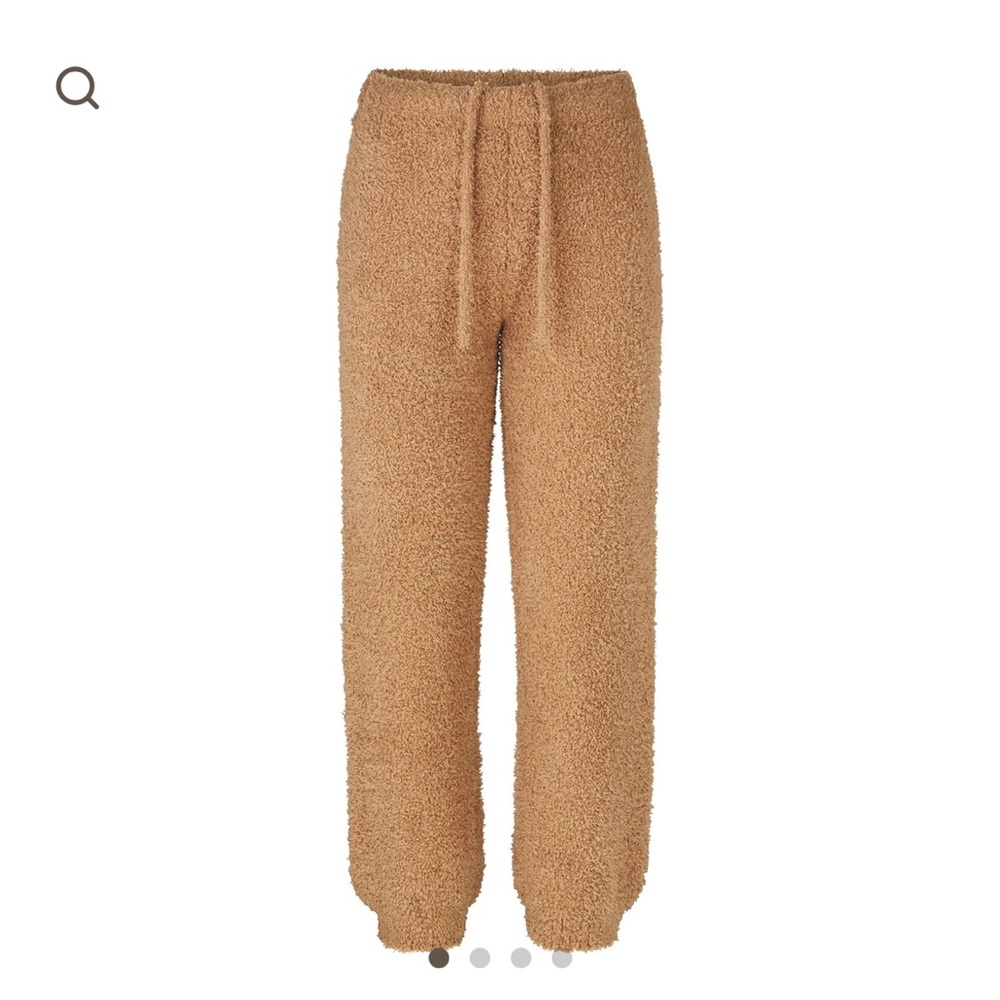 Skims Camel colored cozy knit joggers